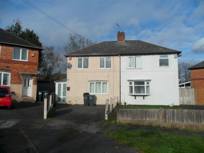 3 Bedroom Semi-Detached House To Rent In Pool Farm Road, Hallgreen, B27