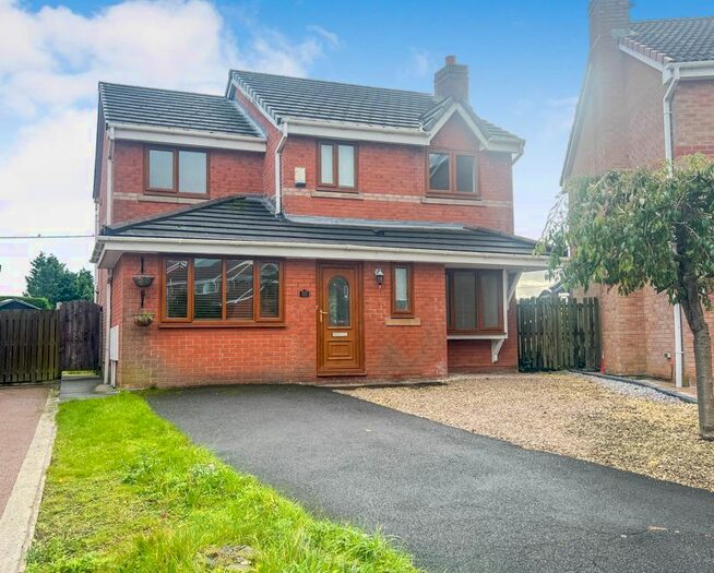 3 Bedroom Detached House To Rent In Fielders Way, Swinton, Manchester, M27