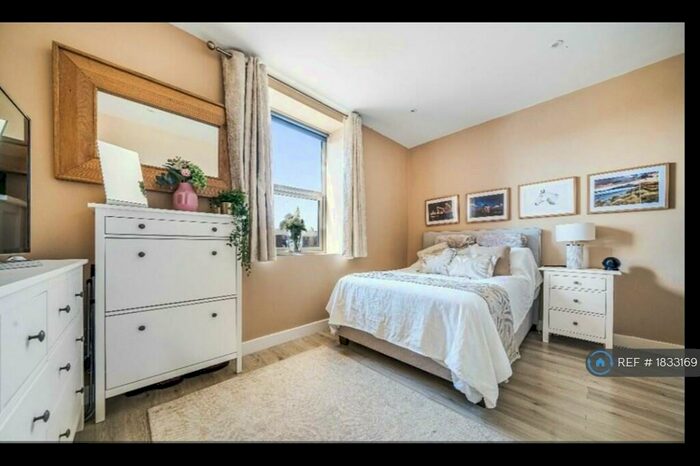 2 Bedroom Flat To Rent In Ash Tree Apartments, Leeds, LS9