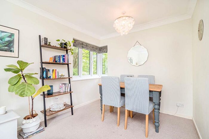 1 Bedroom Flat For Sale In Hillbury Road, London, SW17