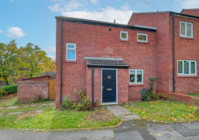 3 Bedroom Semi-Detached House For Sale In Patch Lane, Redditch, B98
