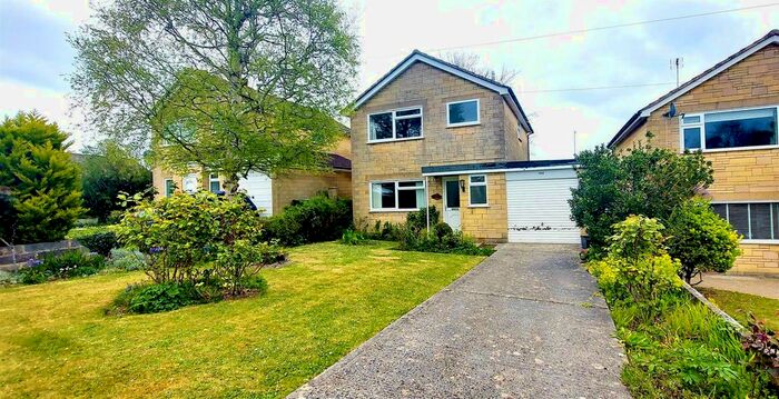 3 Bedroom Detached House For Sale In Brook Drive, Corsham, SN13