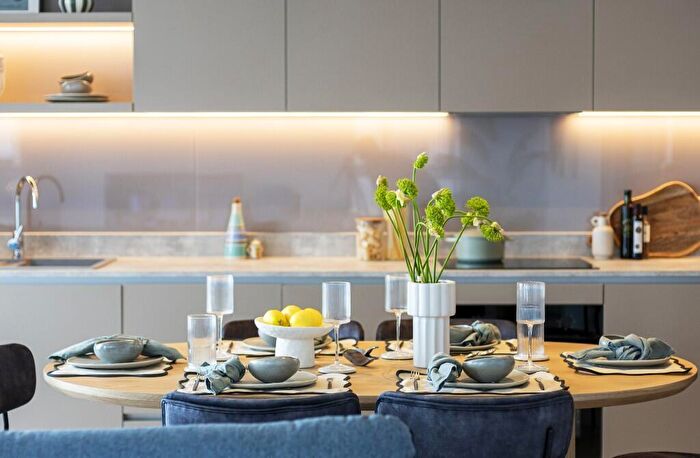 3 Bedroom Apartment To Rent In Dockside, Edinburgh, EH6