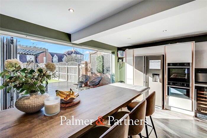 5 Bedroom End Terrace House For Sale In Drywoods, South Woodham Ferrers, Chelmsford, Essex, CM3