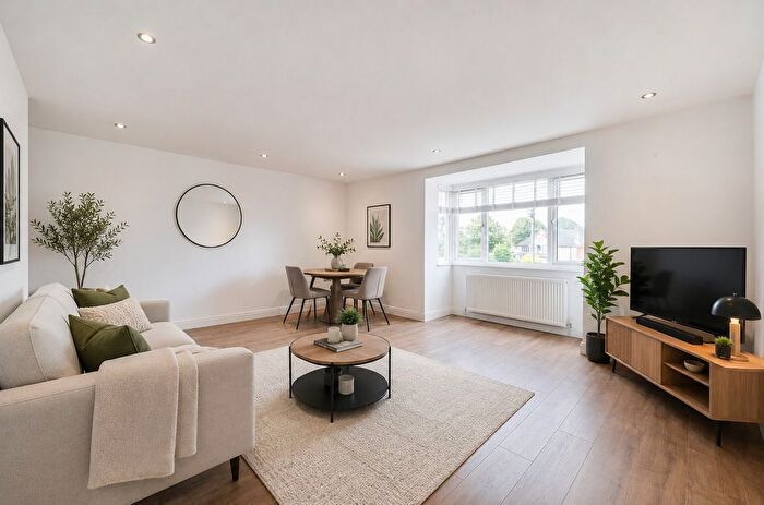 1 Bedroom Flat For Sale In Station Road, Netley Abbey, SO31