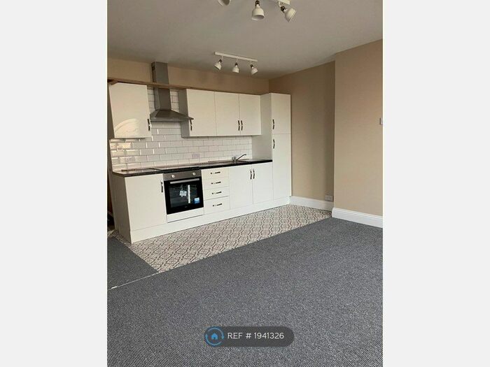 2 Bedroom Flat To Rent In Waterloo, Waterloo, Liverpool, L22