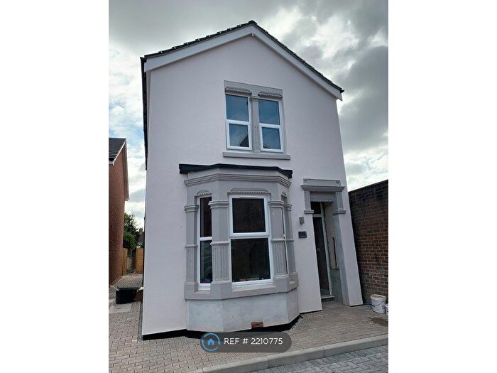 3 Bedroom Detached House To Rent In Lovelock Close, Gosport, PO12