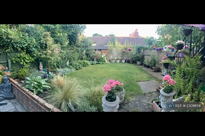 1 Bedroom Flat To Rent In Brunswick Park, London, SE5