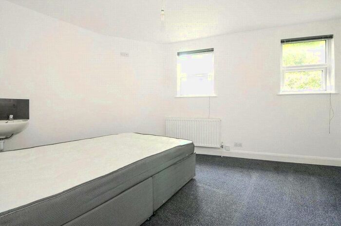 5 Bedroom Apartment To Rent In Bellenden Road, London, SE15