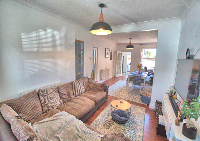2 Bedroom Terraced House For Sale In Gordon Road, Fareham, PO16