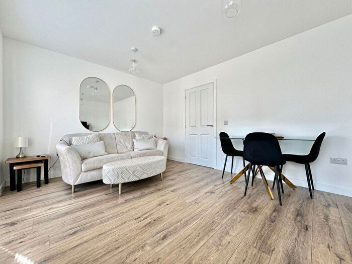 3 Bedroom Terraced House For Sale In Ferguson Gardens, Falkirk, FK2