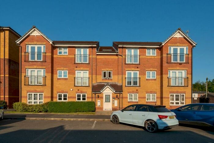 2 Bedroom Flat To Rent In Lentworth Drive, Worsley, Manchester, M28