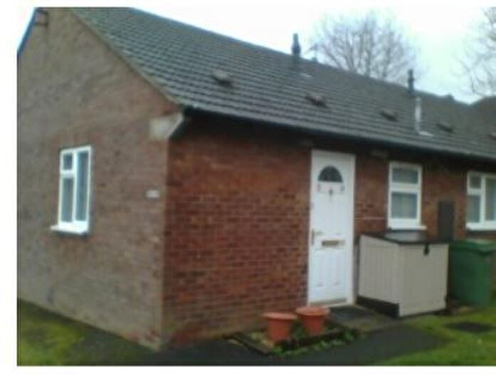 2 Bedroom Bungalow To Rent In Hunters Hill, Reading, RG7