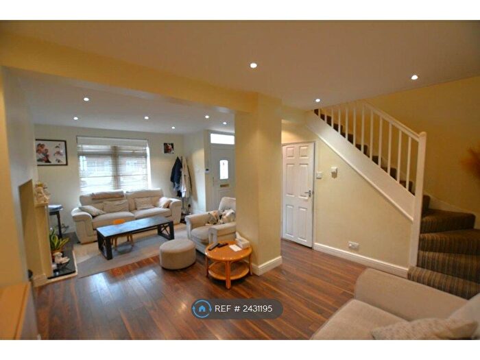 2 Bedroom Terraced House To Rent In Deansbrook Road, Edgware, HA8