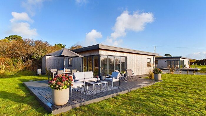 3 Bedroom Bungalow For Sale In Tresowes Hill, Helston, TR13