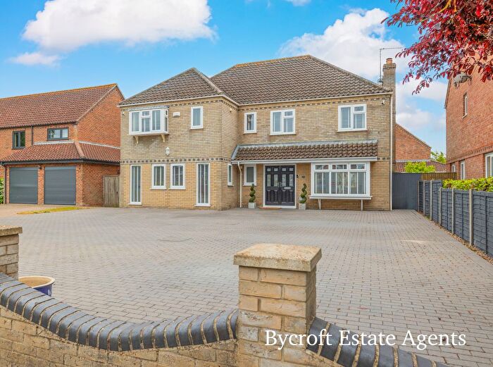 5 Bedroom Detached House For Sale In Martin De Rye Way, Caister-On-Sea, NR30