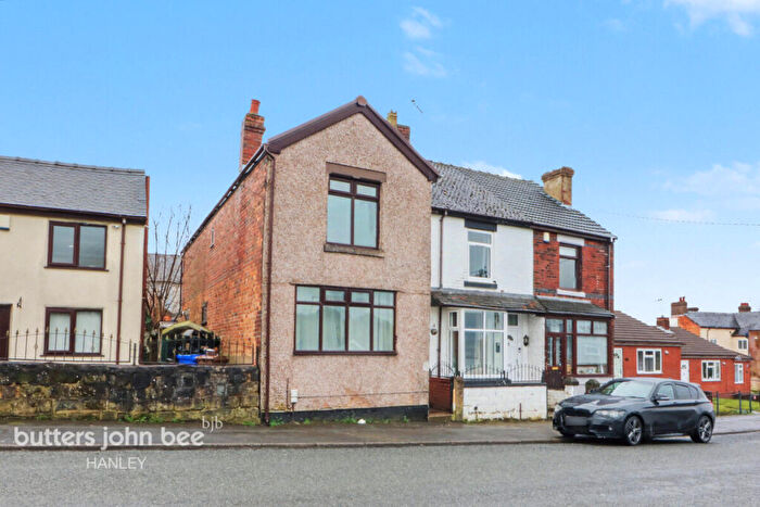 3 Bedroom End Of Terrace House For Sale In Wilding Road, Stoke-On-Trent, ST6