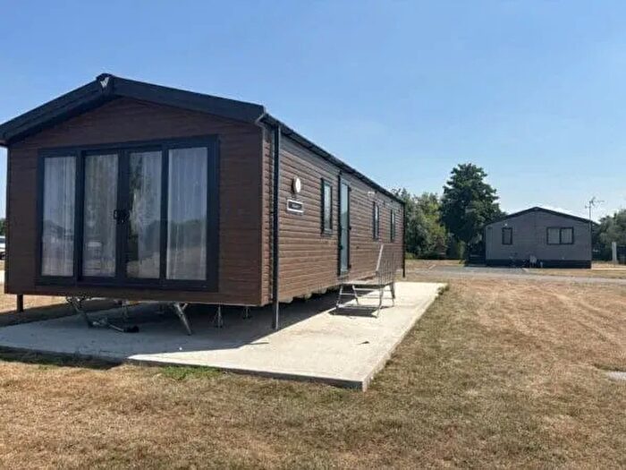 2 Bedroom Park Home For Sale In Salters Lane, Lower Moor, Pershore, WR10