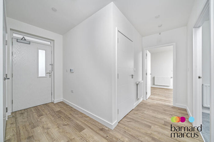 2 Bedroom Apartment To Rent In Victoria Road, Barnet, EN4