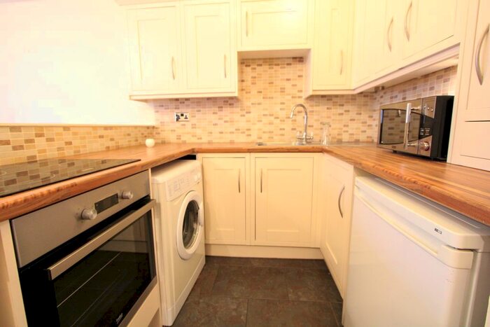 1 Bedroom Flat To Rent In Brangwyn Crescent, Colliers Wood, SW19