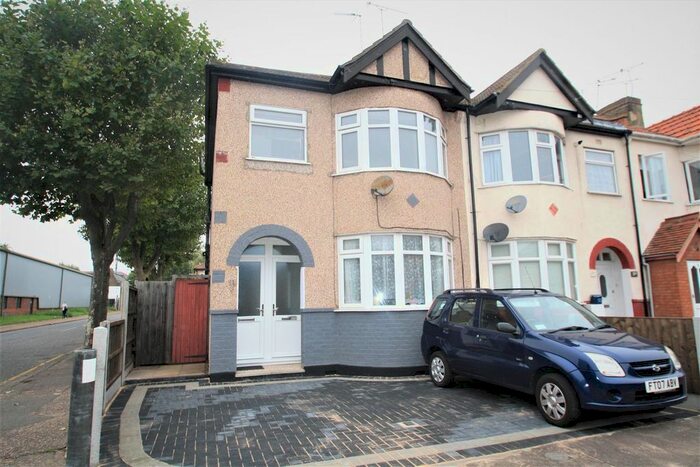 1 Bedroom Flat To Rent In Stadium Road, Southend-On-Sea, SS2