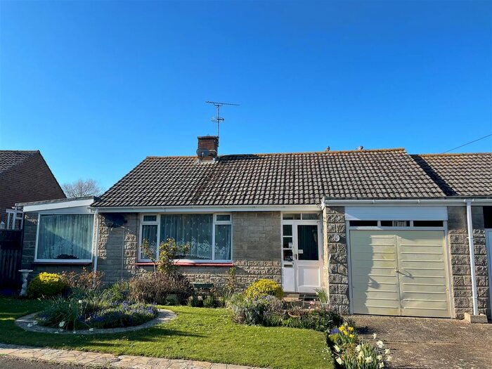 2 Bedroom Semi-Detached Bungalow For Sale In Queens Drive, Brading, Sandown, PO36