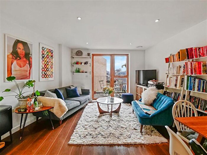 2 Bedroom Apartment For Sale In Bocking Street, London Fields, E8