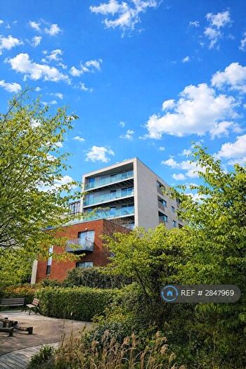3 Bedroom Penthouse To Rent In Aqua Apartments, London, N4