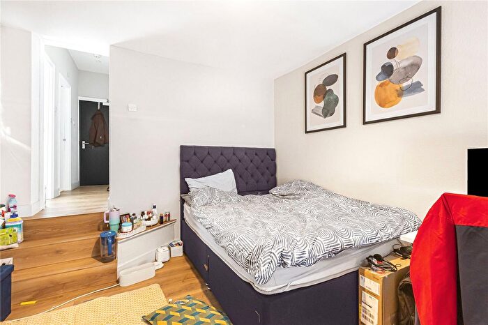 Studio To Rent In Finchley Road, London, NW3