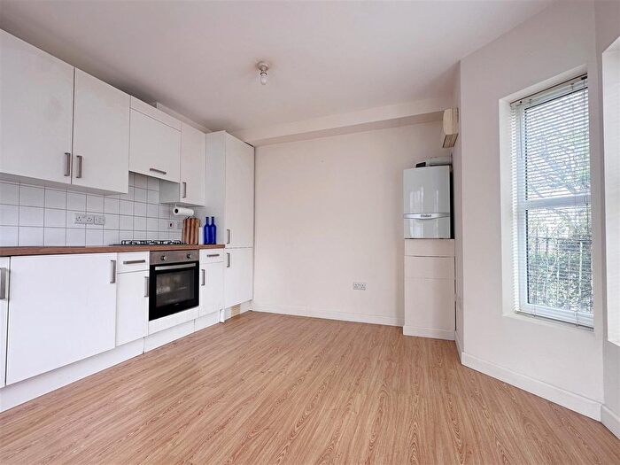 1 Bedroom Flat To Rent In Elm Grove, Brighton, BN2