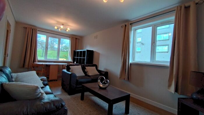 2 Bedroom Flat To Rent In Raeden Crescent, Aberdeen, AB15
