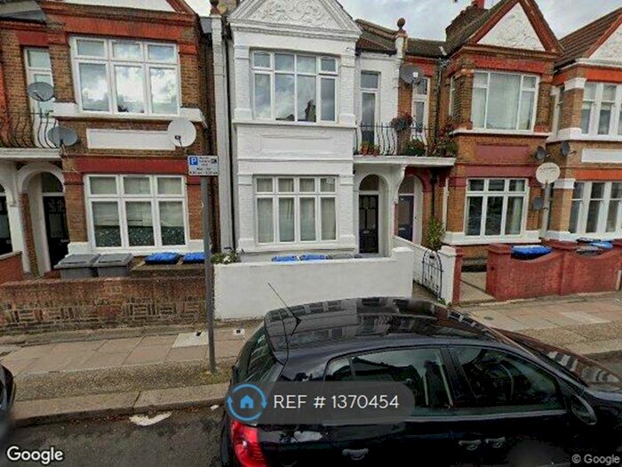 2 Bedroom Flat To Rent In Clifford Gardens, London, NW10