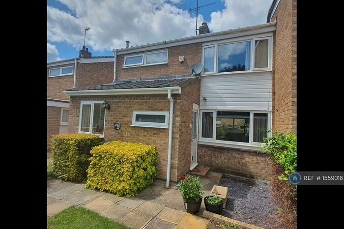 3 Bedroom Semi-Detached House To Rent In Danes Way, Leighton Buzzard, LU7