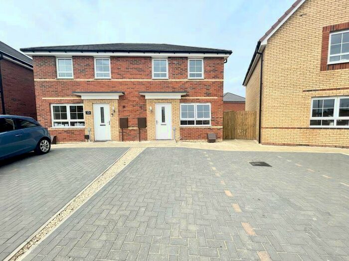 3 Bedroom Semi-Detached House To Rent In Wellington Avenue, New Waltham, DN36