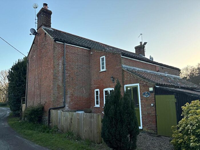 2 Bedroom Semi-Detached House To Rent In Crostwight, NR28