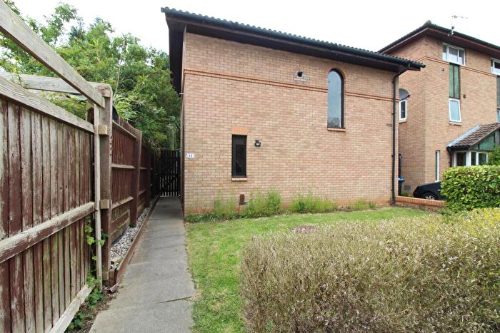 2 Bedroom Link Detached House To Rent In Clapham Place, Bradwell Common, MK13