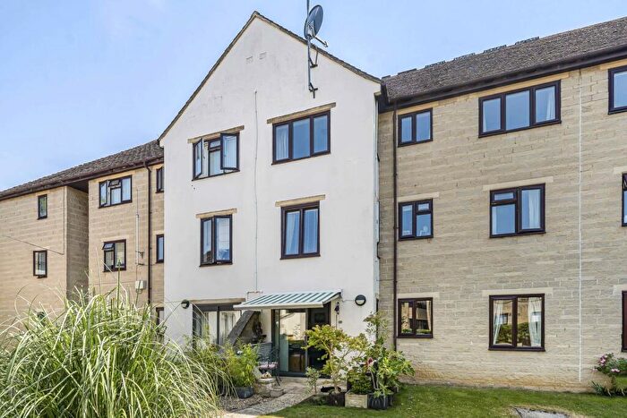 2 Bedroom Apartment For Sale In Barclay Court, Trafalgar Road, Cirencester, GL7