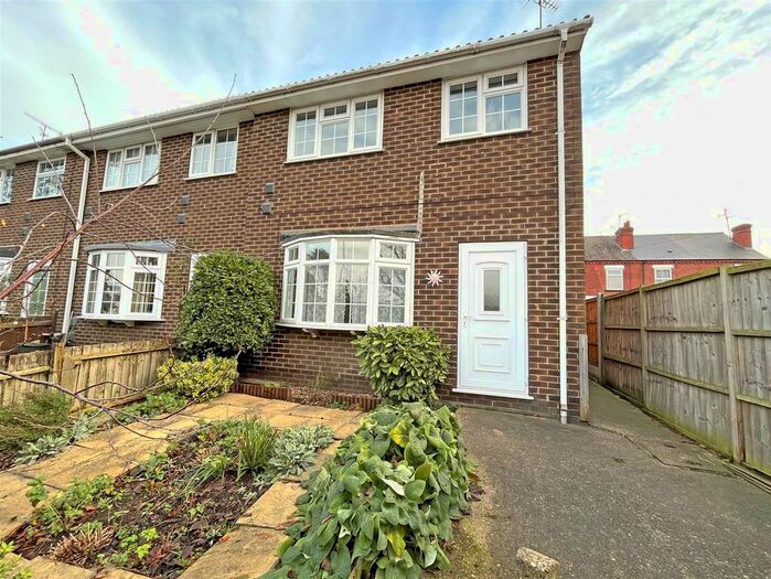 3 Bedroom Town House To Rent In Duke Street, Arnold, Nottingham, NG5