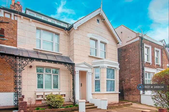 2 Bedroom Flat To Rent In Lewisham Road, London, SE13