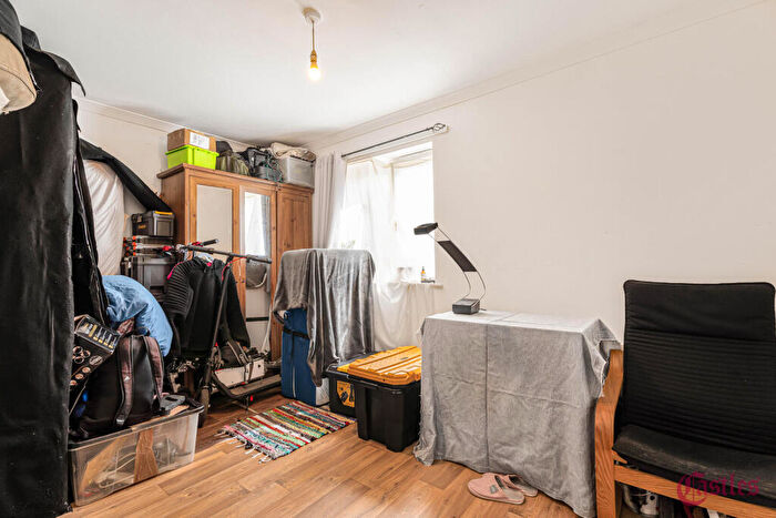 1 Bedroom Flat For Sale In Semley Gate, London, E9 - Photo 6