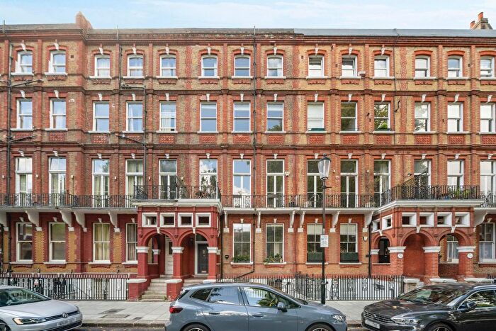 2 Bedroom Flat To Rent In Nevern Square, Earls Court, SW5