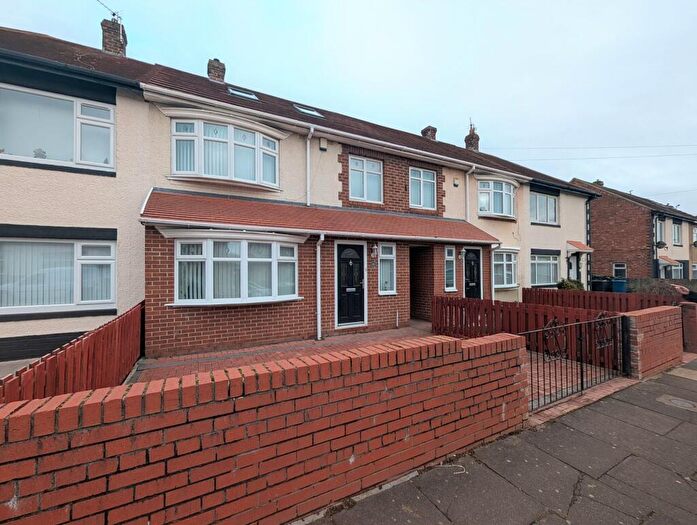 3 Bedroom Terraced House For Sale In Lulworth Avenue, Jarrow, NE32