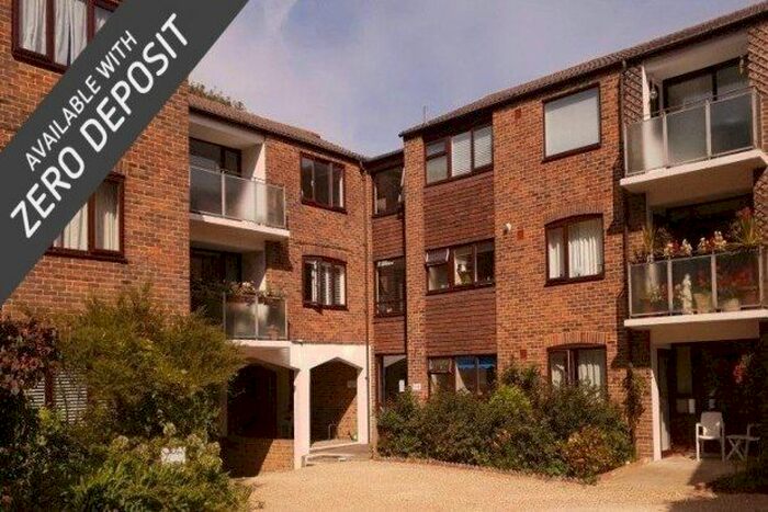 2 Bedroom Flat To Rent In Summersdale Court, Chichester PO19