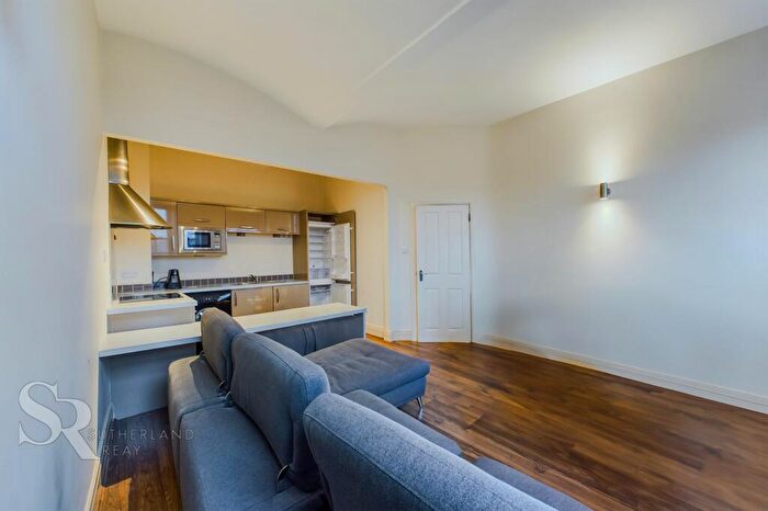 2 Bedroom Apartment For Sale In Slack Lane, Little Hayfield, SK22