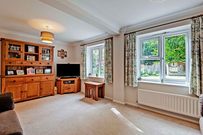 4 Bedroom Detached House For Sale In Poppy Close, Maidstone, ME16