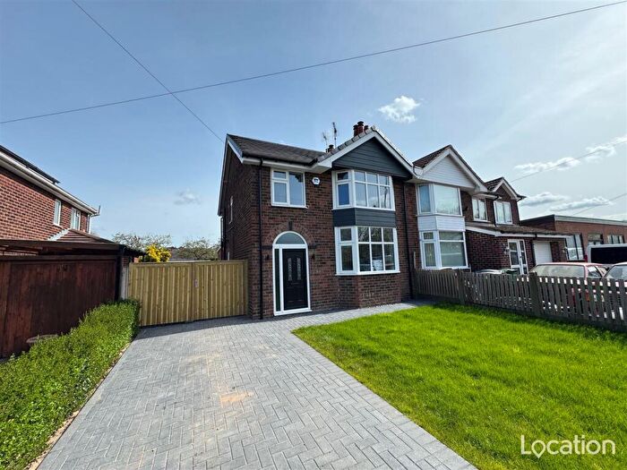3 Bedroom Semi Detached House For Sale In Leeming Lane North, Mansfield Woodhouse, Mansfield, NG19