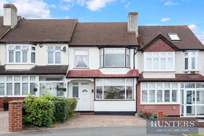3 Bedroom Terraced House For Sale In Ardrossan Gardens, Worcester Park, KT4