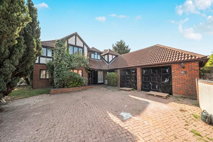 5 Bedroom Detached House For Sale In Preslent Close, Shillington, Hitchin, SG5