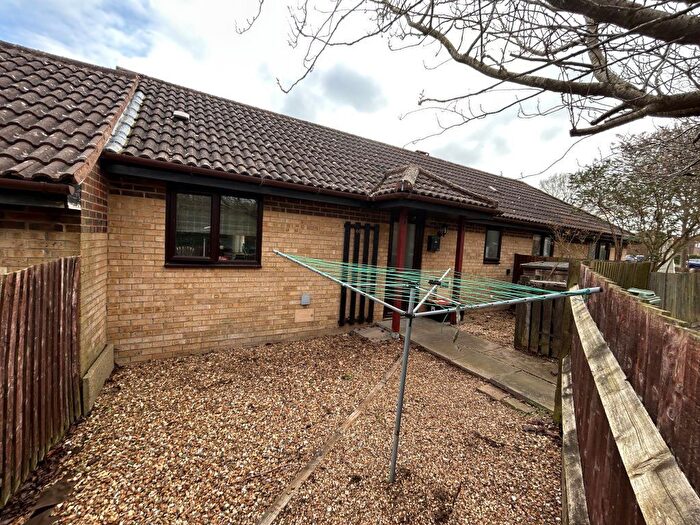 1 Bedroom Bungalow To Rent In Tweed Drive, Bletchley, Buckinghamshire, MK3