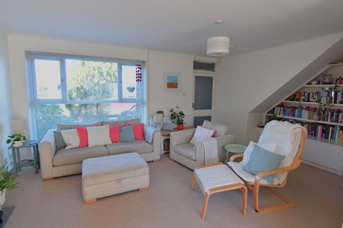 3 Bedroom Terraced House For Sale In Barrow Green Road, Oxted, Surrey, RH8